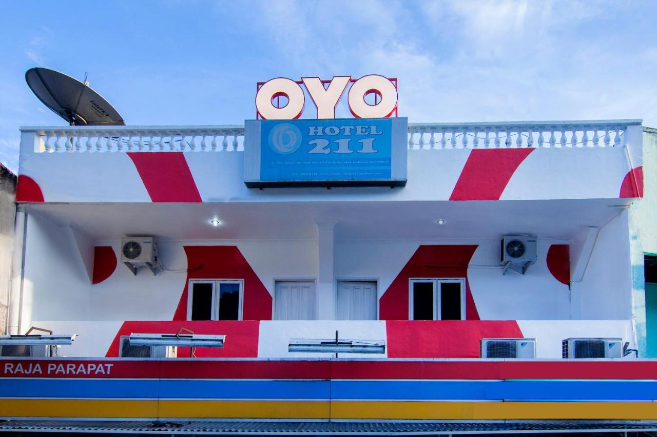 Oyo 2045 Hotel 211 Parapat Eksteriør billede